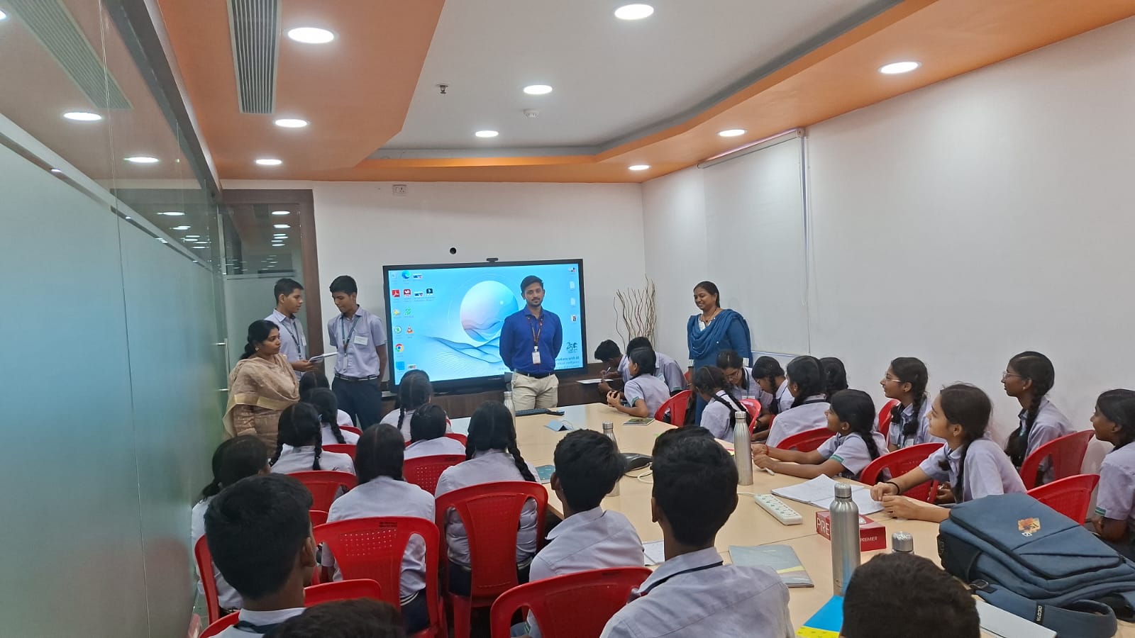 VISIT TO HARD & SOFT TECHNOLOGY